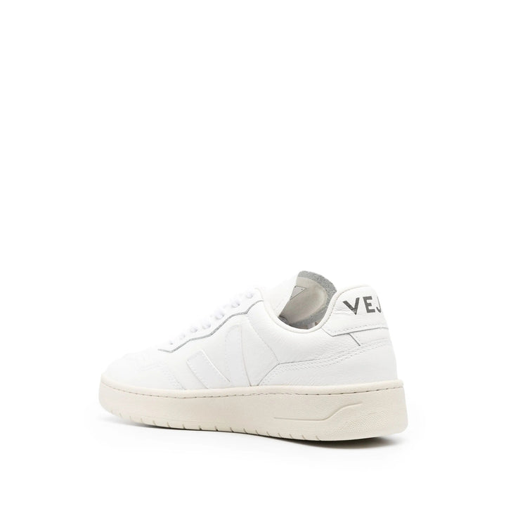 Veja Sneakers - White | d8ec53faa68f089d00d5cef74b86934b2932ee92