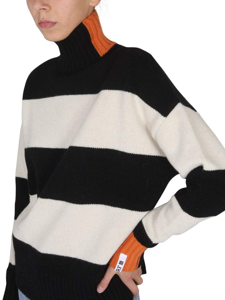 Right For Sweaters - Multicolour | 6ec6ce8c64f8063e060a04033724fda9c0ac7178