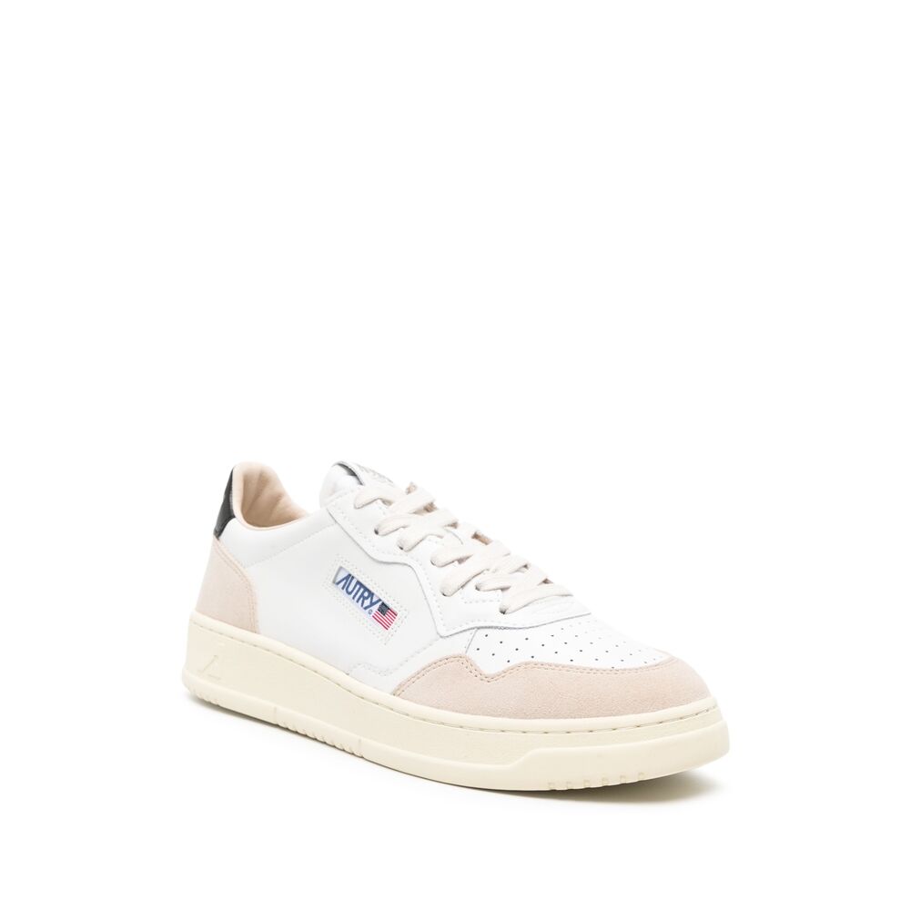 Autry Sneakers - White | e21fe114d53e91a097e38bff64920503cd08cd2f