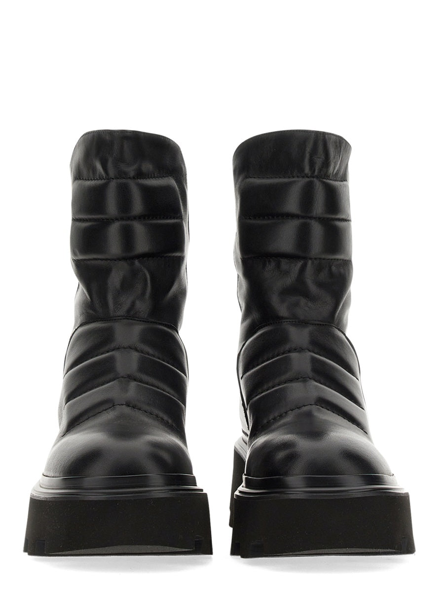 Elena Iachi Boots - Black | 985962f64c10c283a3c7e2e61e8581f0d95149c6