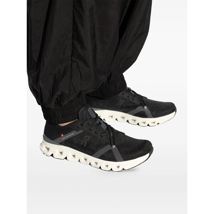 On Running Sneakers - Black | 705d36ecd0cd0de726a93132780a1be34527141b