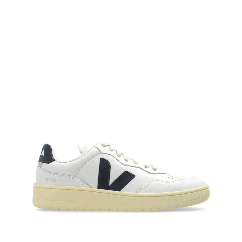 Veja Sneakers - White | 3a918b85c64fe7f90dfa3ca6a0b6032e54a881b2