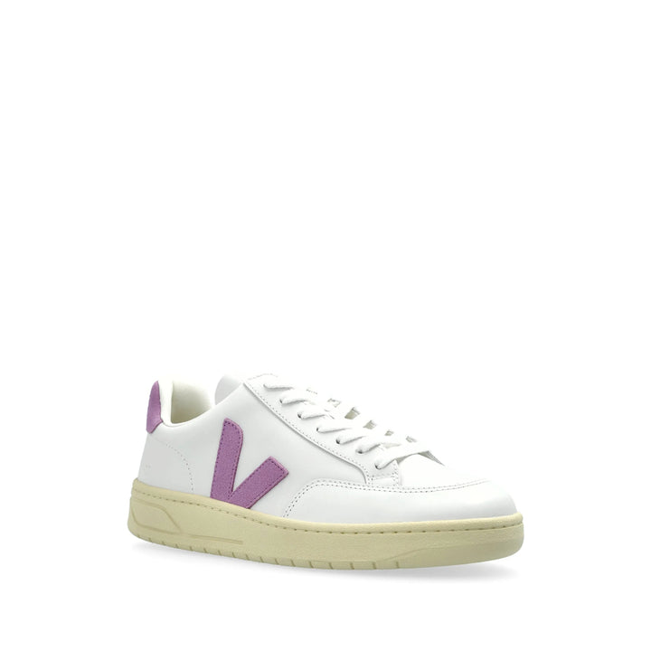 Veja Sneakers - White, Purple | 864d30877f660ba83dcc04040a320c22beb3d1ed