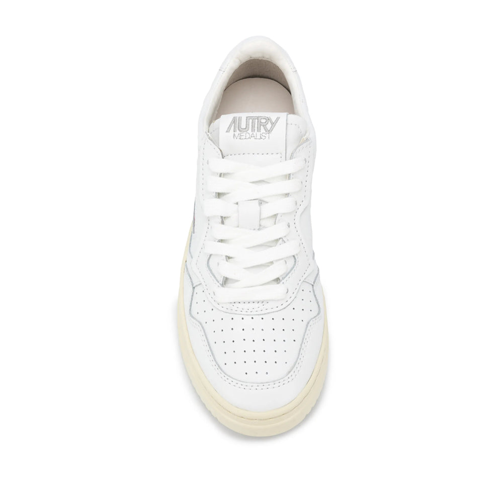 Autry Sneakers - White | f4a3493d7bd8eaf78bdefa6b7e0f468b4f95b24e