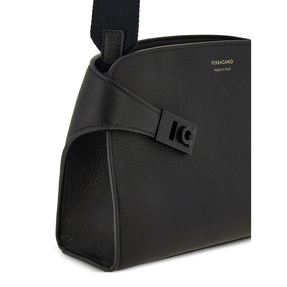 Ferragamo Luggages - Black | 625fe96c71e3dc2d8e0f43544be51b4e0e8d60d8