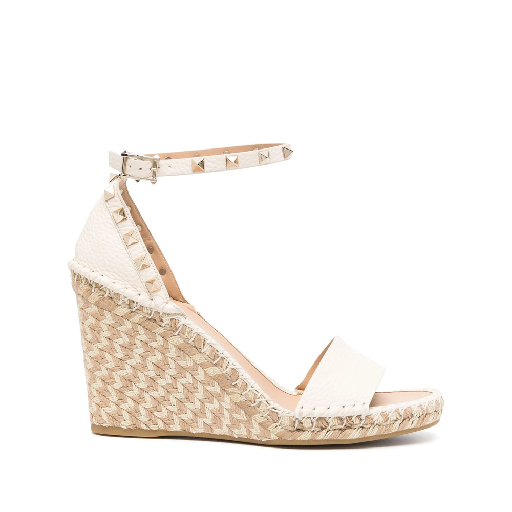 Valentino Garavani Shoes - Neutral | 0d996f1efb84272ce8c2ad871900844c35298cb5