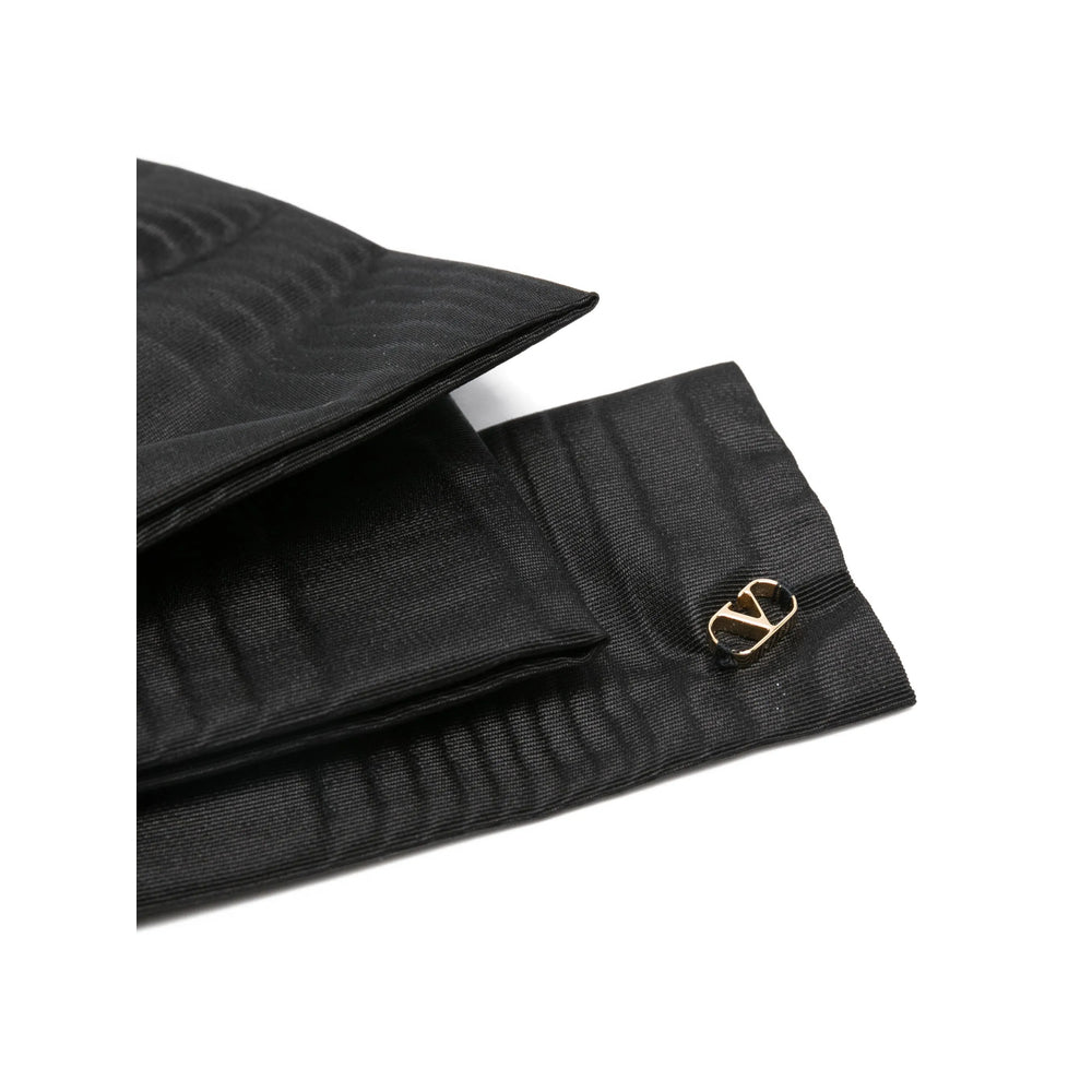 Valentino Garavani Pins - Black | 1689600924306bf9433b2c8d8d964e0ba31b3ddf