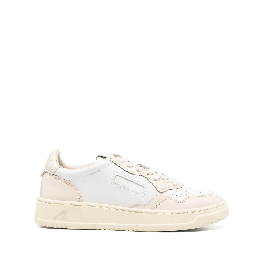 Autry Sneakers - White | ba21c62a36400986235d1ad6ebd198d3ba056efe