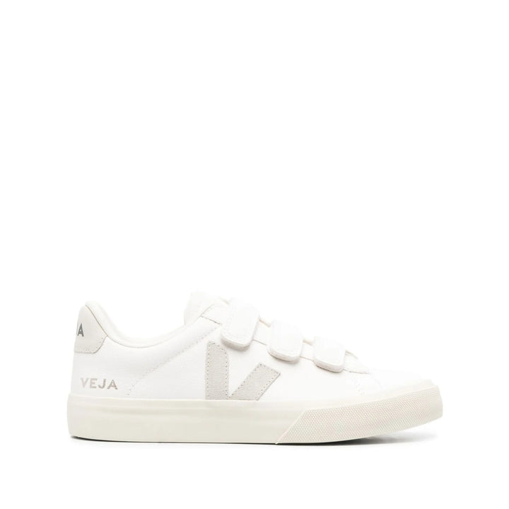 Veja Sneakers - White | fc5e698d81760c3e5f85feed291705372d18c7a1