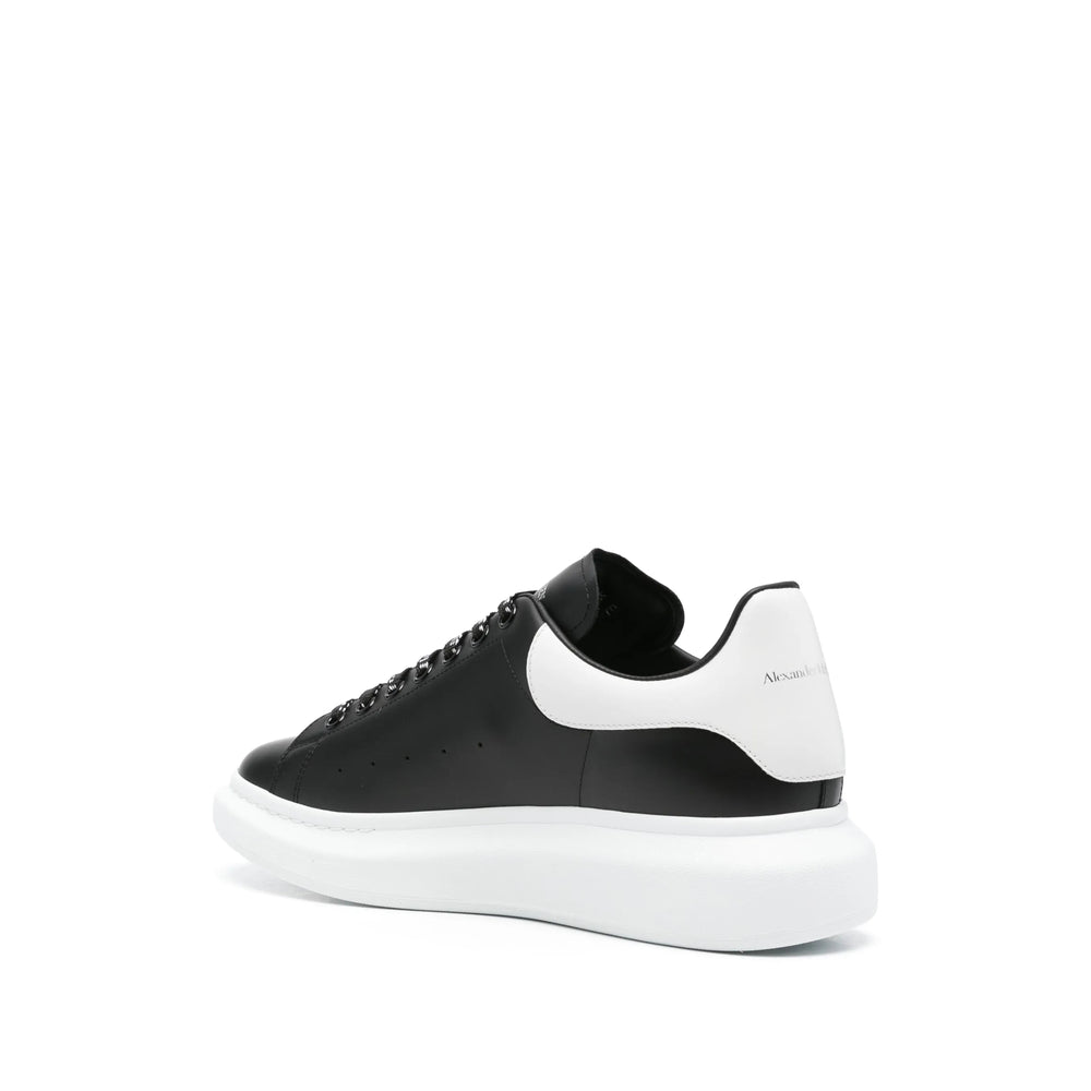 Alexander Mcqueen Sneakers - Black | 9bef12bc52f21a80e22c08ef3dfb9b46cbd40391