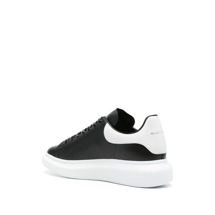 Alexander Mcqueen Sneakers - Black | 9bef12bc52f21a80e22c08ef3dfb9b46cbd40391