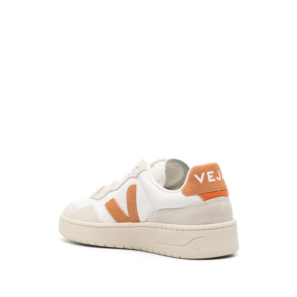 Veja Sneakers - White | d2cbf94d937a4f31e4054d5c77c0c060edf60451