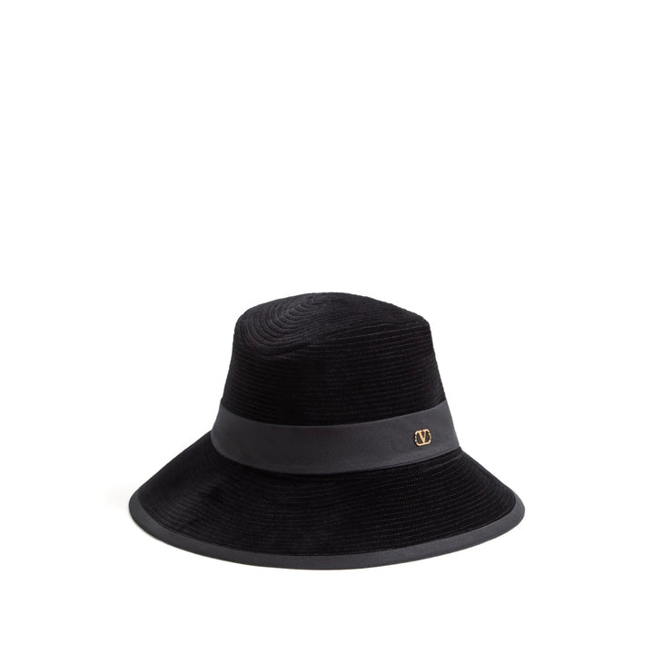 Valentino Garavani Caps - Black | 070879a653c2f0ddf3117672e7216b81acc775dd