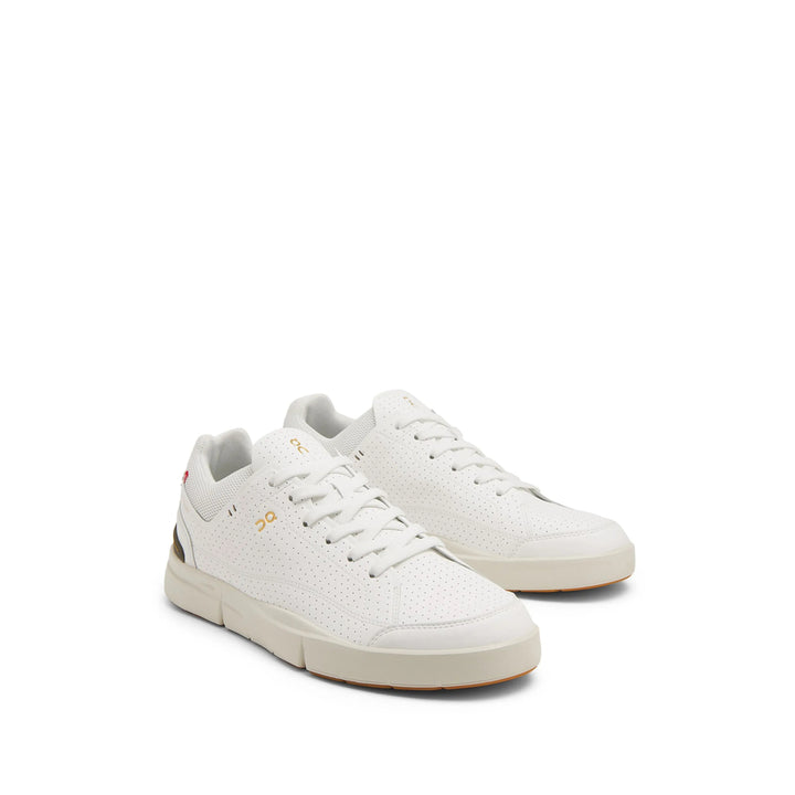 On Running Sneakers - White | 635d19908a720960d36ae3704f1cc4bdabf06459