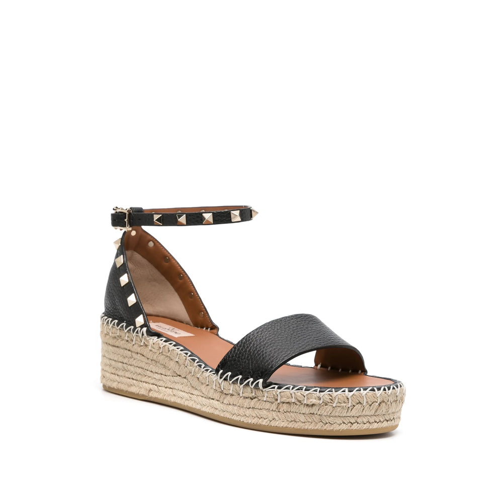 Valentino Garavani Shoes - Black | 3f86b9324729f7c430ab46b383c99f3fc17faf32