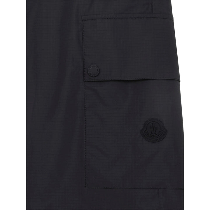 Moncler Pants - Black | a3204f760c16f5e6de1505efe5c597280e626903