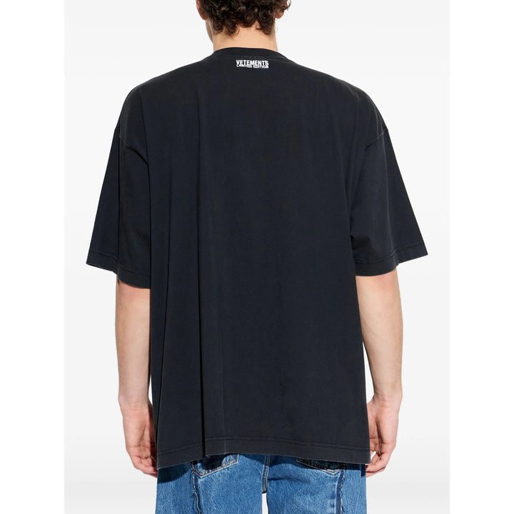 Vetements T Shirts - Black | d8b38b05fcee36c37d898a7a28e16706d6d2ac94