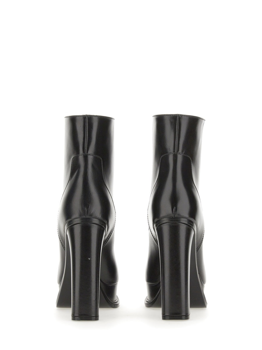 Alexander McQueen Boots - Black | Wanan Luxury