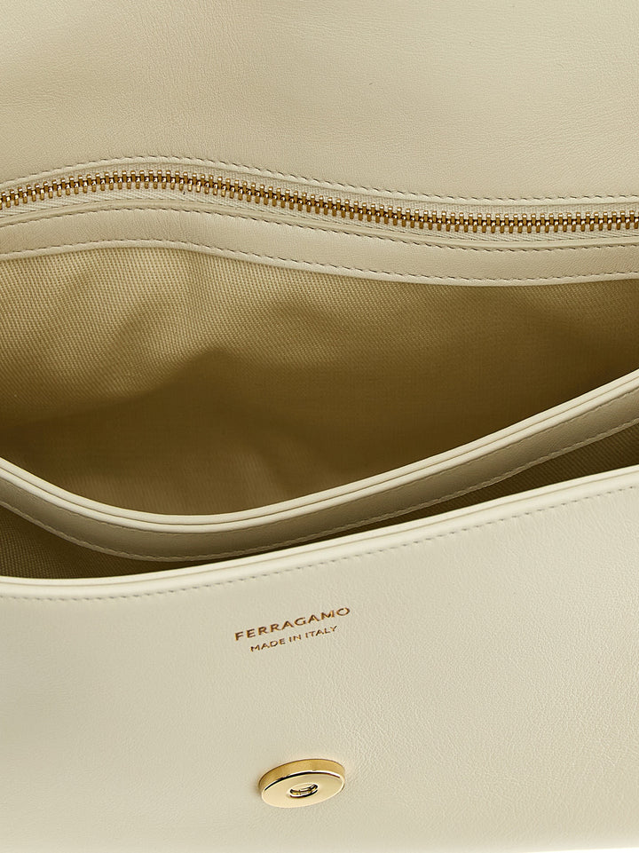 Ferragamo Th (M) Shoulder Bags - Beige | c6fa606fd2db38b810ffb87d10ce2186696461ee