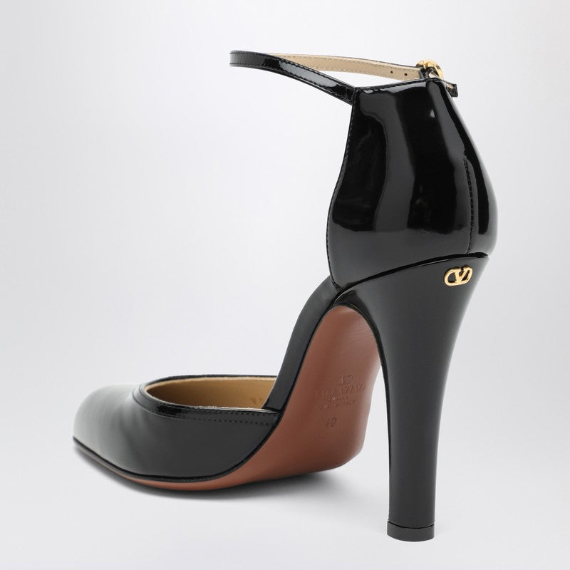 Valentino Garavani Shoes - Black | fae3f66fdd49a376f1d951ee067bbbe5f911632d