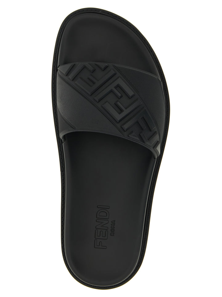 Fendi Logo Band Slides Sandals - Black | c10cd0e6f025dceb8fadf435027e0e8f5c9fae90