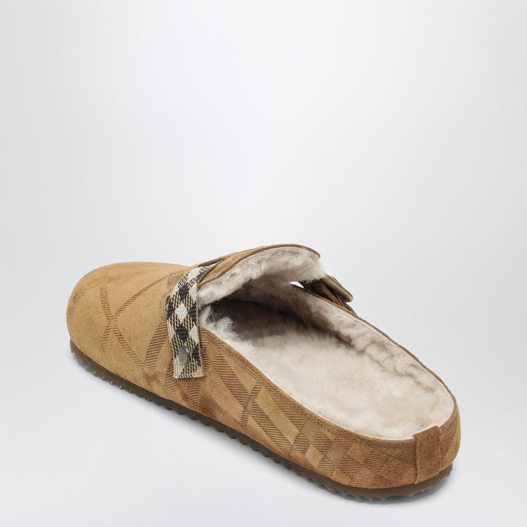 Burberry Apparel & Accessories - Beige | b99e047956cb4918c0f3cbdb1fbe2e90cd92194d