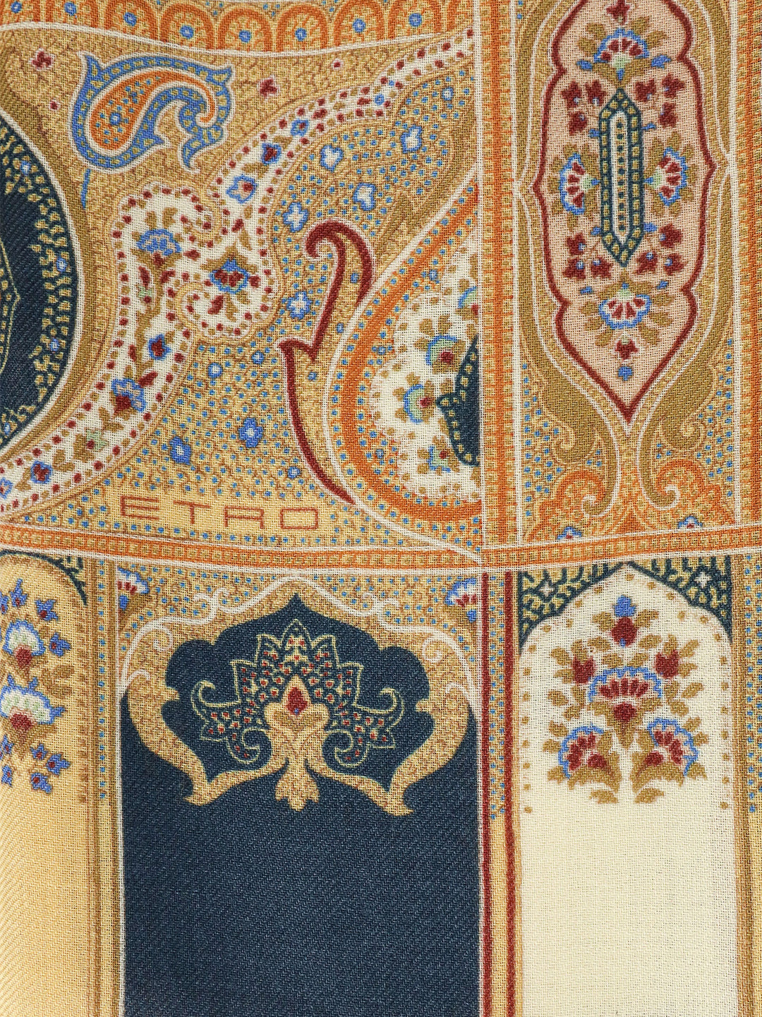 Etro Scarfs - MultiColour | 34826033188f6f69e79876ffda44aa51d38cc49b