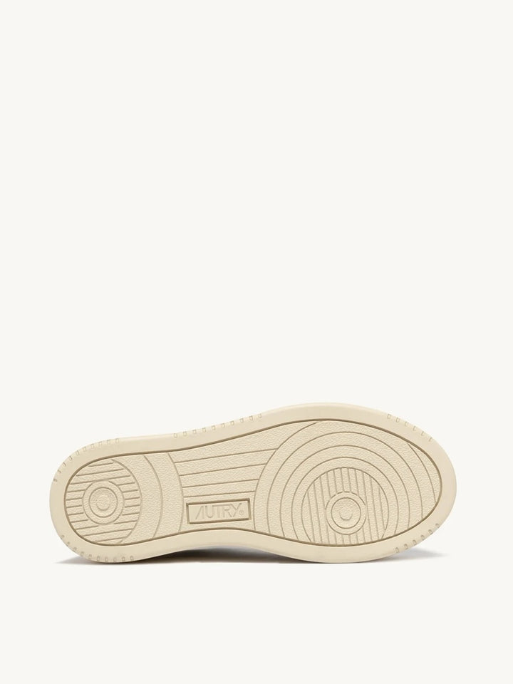 Autry Sneakers - White | b611c18f42f4b9a76a2e9f71fe9415db40a49182