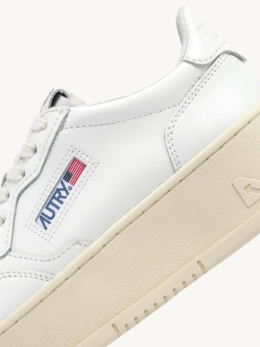 Autry Sneakers - White | b5dffcb93e878d22688c9ada2e31ed64b63949a5