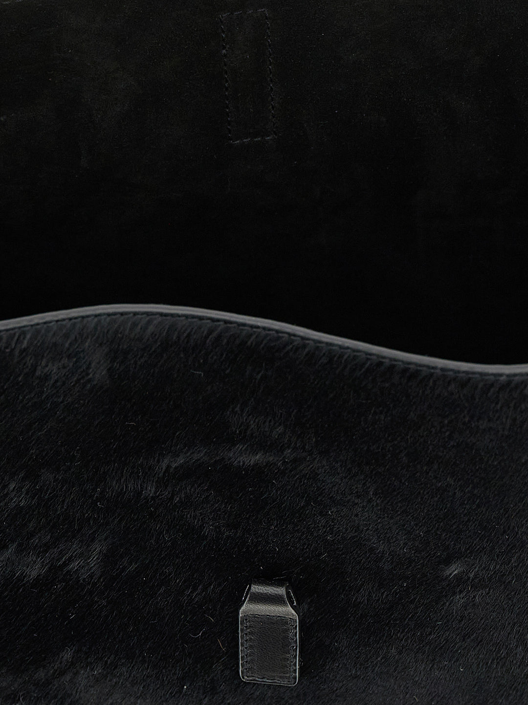 Saint Laurent Le 5 À 7 Shoulder Bags - Black | 9f36febcb8c797fe49c752dabbb4961cd5bf7aa4