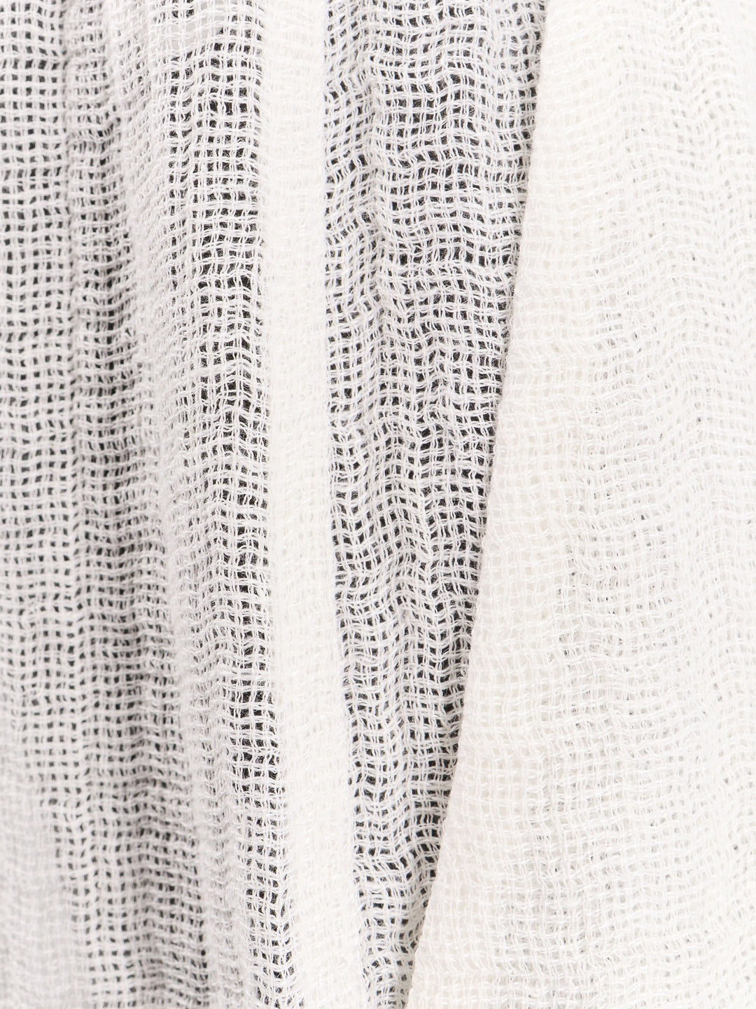 Giorgio Armani  - Light and natural | 0560c7a435f706b1cd8e4db11c55162200e6f09a