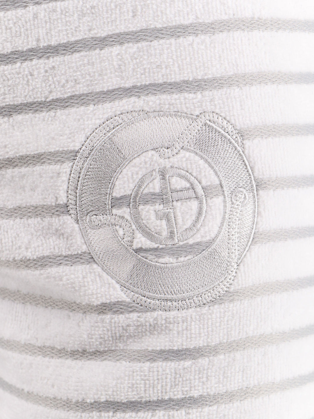 Giorgio Armani  - Light and natural | fbb74489e2508adc3d24547c7573a469b9d7443e