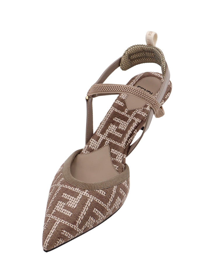 Fendi With Heel - Brown | ea8d6e3759b6582f4d22f9b5d3eb8a28bae7e64d