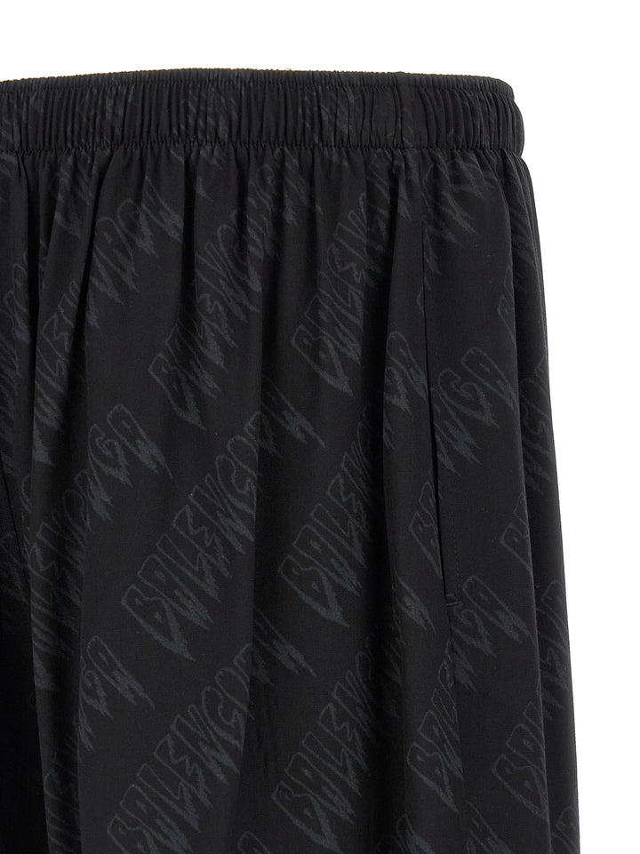 Balenciaga Logo Shorts Bermuda and Short - Black | 18c060d93e3579d72922cbed733bf163624a6ba3