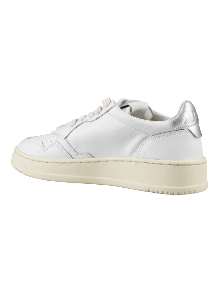 Autry Sneakers - White | 0ccc83c5b5c09a17fd00c4f67c0efd25816be0b9