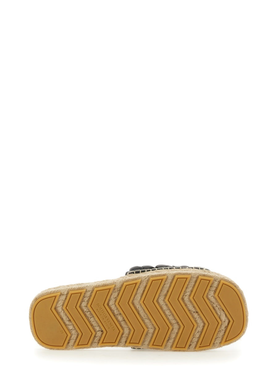 Bottega Veneta Sandals - Black | cdae4e51248266fd695993c7caf1128fab5874e3