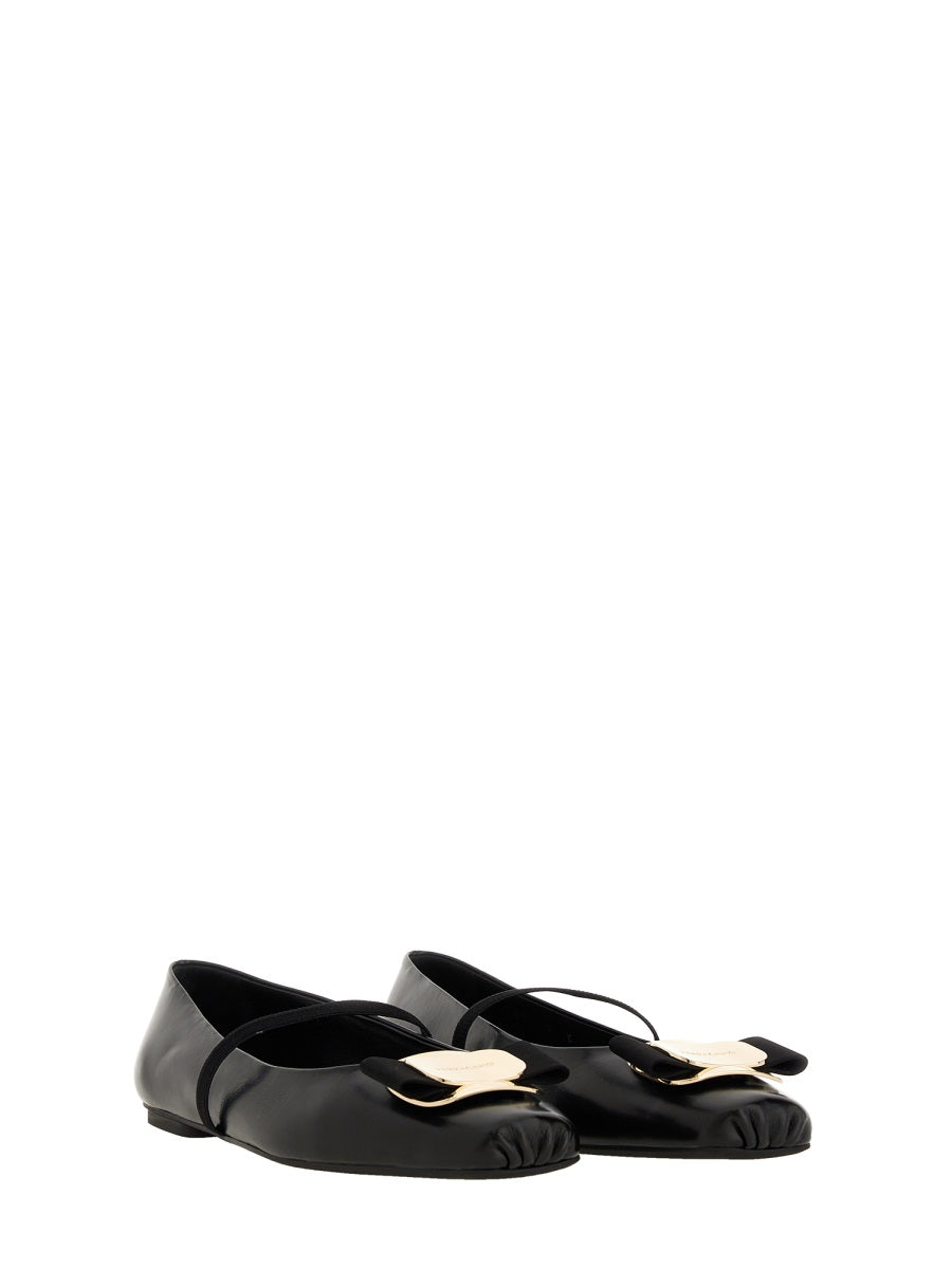 Ferragamo Flat Shoes - Black | Wanan Luxury