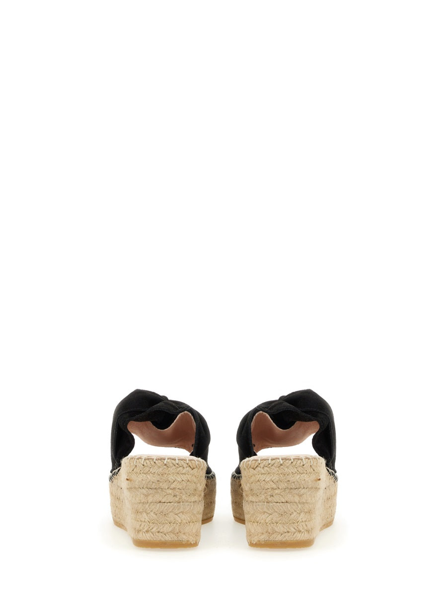 Manebí Flat Shoes - Black | Wanan Luxury