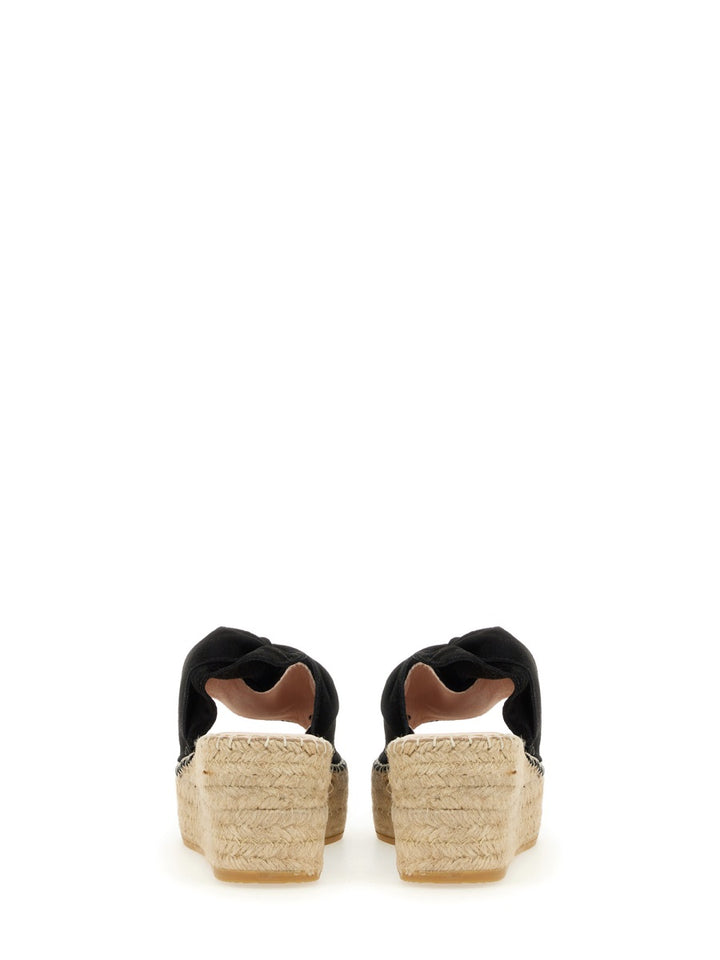 Manebí Flat Shoes - Black | Wanan Luxury