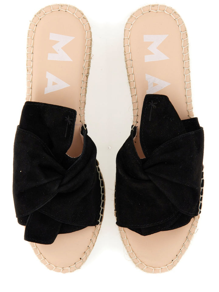 Manebí Flat Shoes - Black | Wanan Luxury