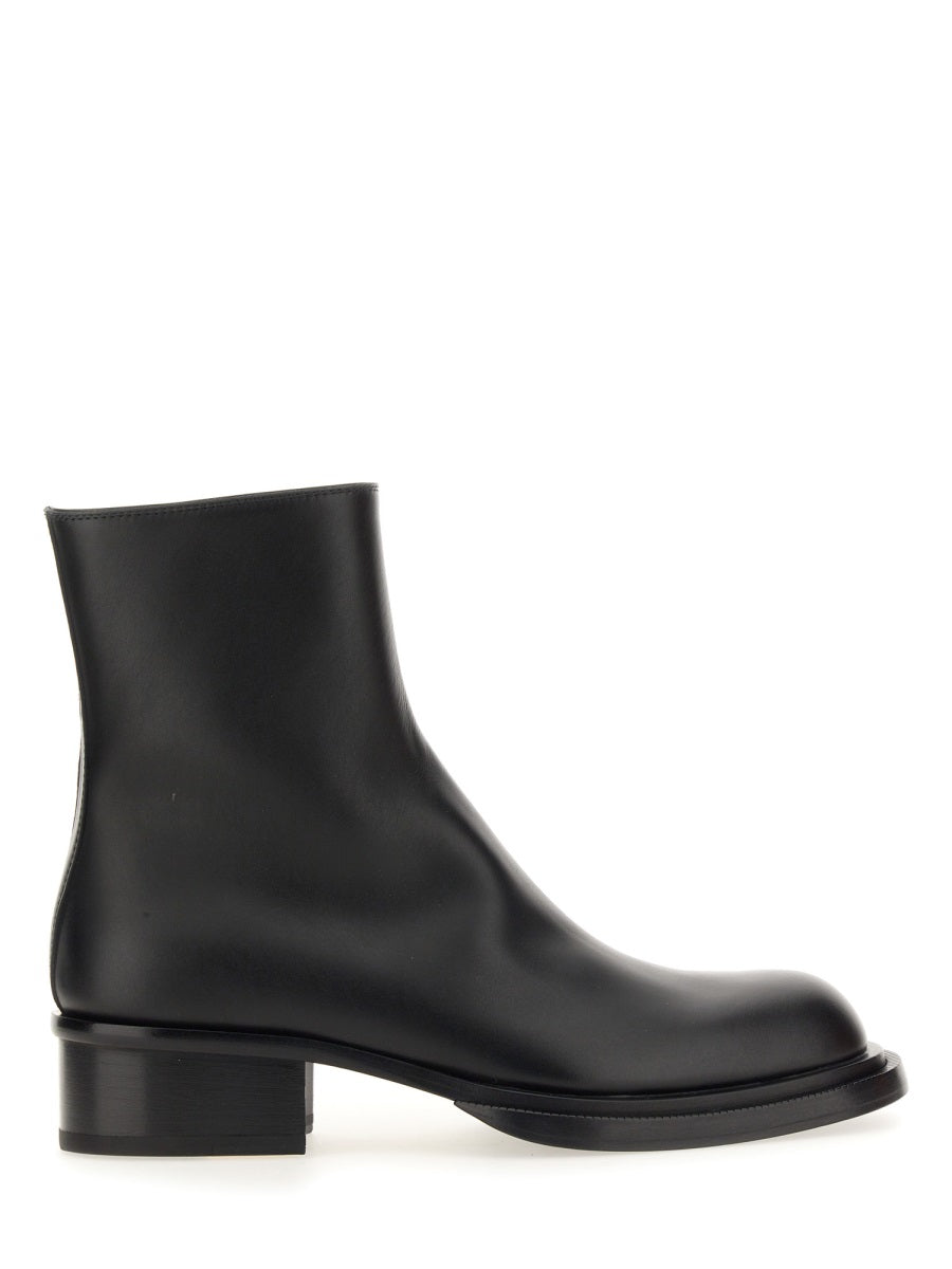 Alexander McQueen Boots - Black | Wanan Luxury