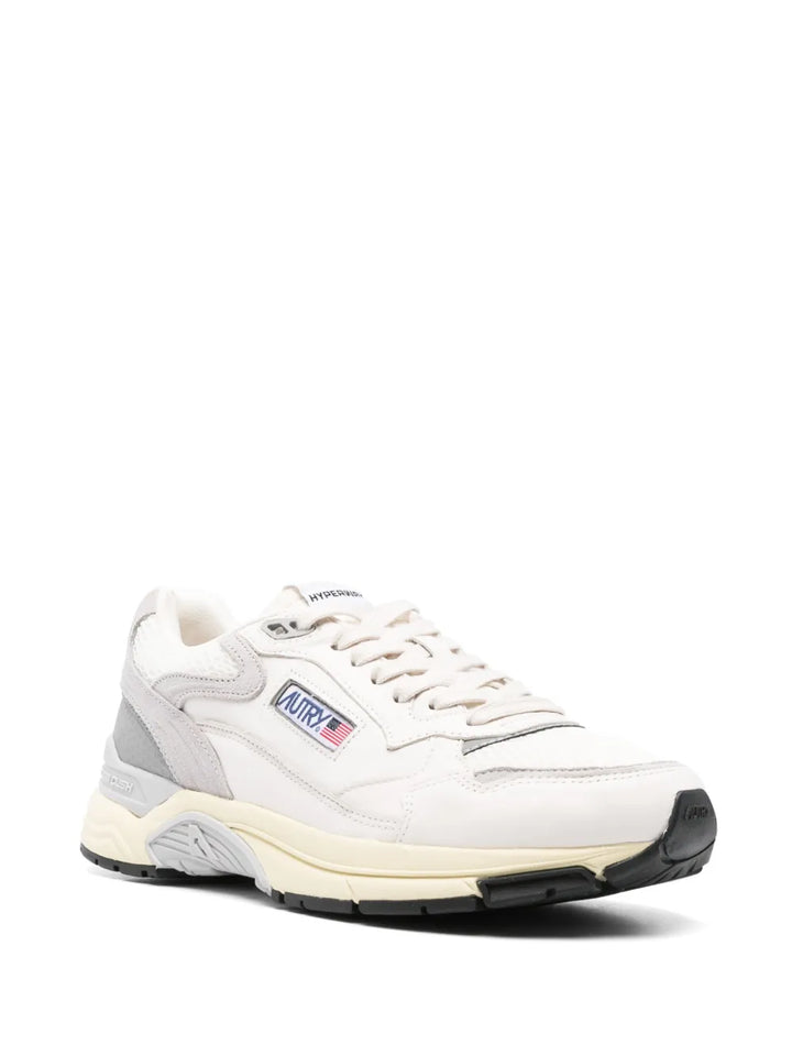 Autry Sneakers - White | 8209dc6766fe8e06959160afd7786fbeca49e051