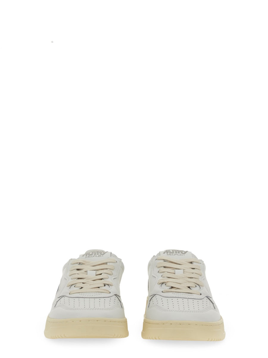 Autry Sneakers - White | Wanan Luxury