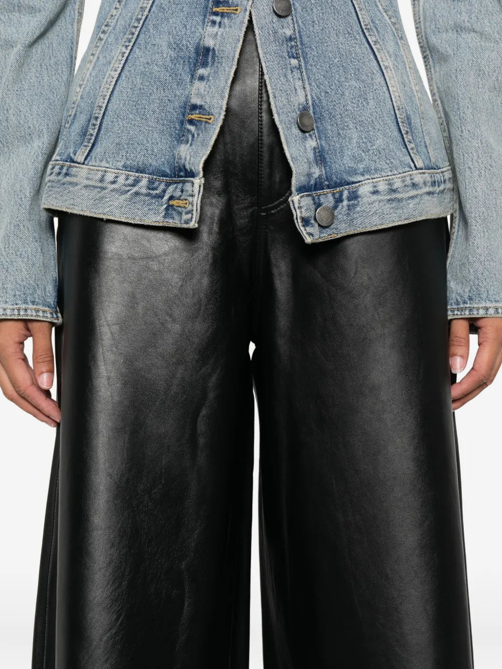 Haikure SHORTS - Black | adfb63b3e95a780b92699e7048a92087ba397c57