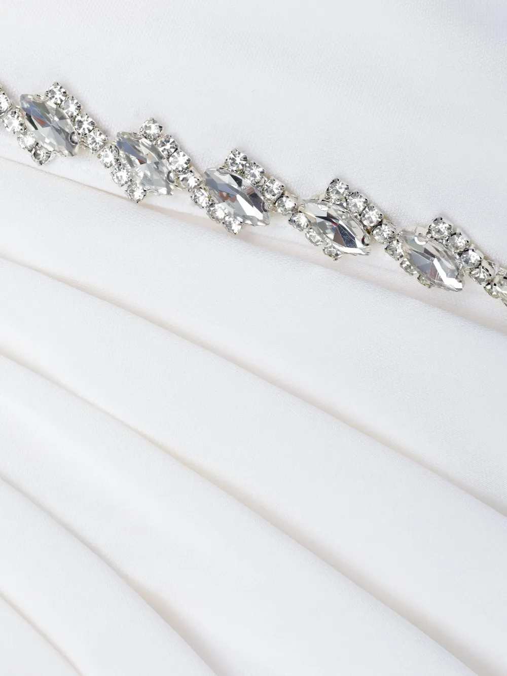 Self-Portrait DRESS - White | 520a47175c12b64e4608bad83b233c00feea4405