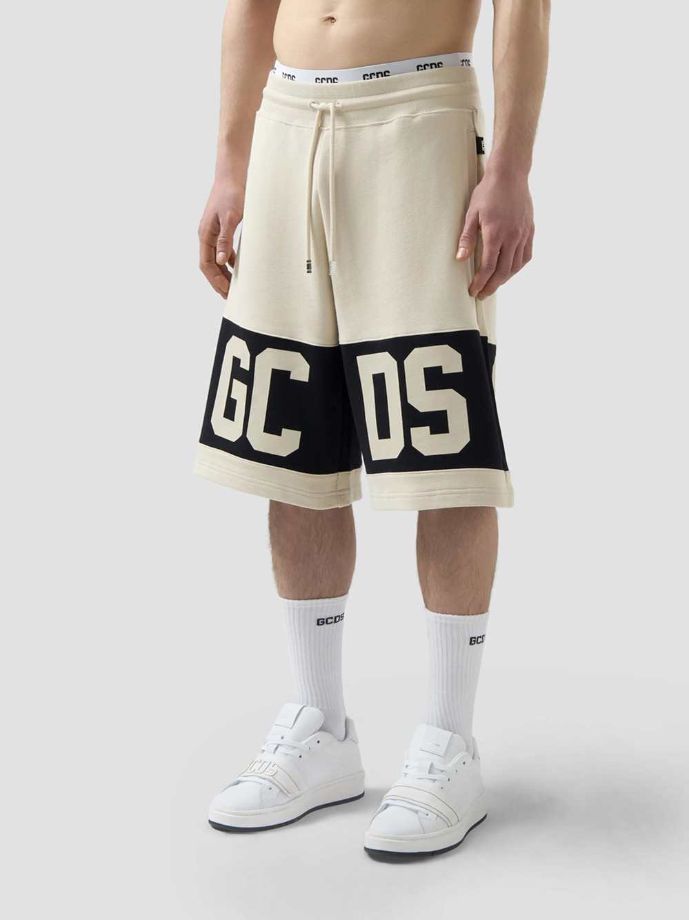 Gcds SHORTS - White | 80b751400d9052e960011ecedcbeb3c0f0779783