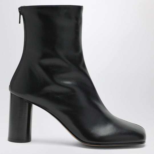 Tug Ankle Boot In Plum Black Leather