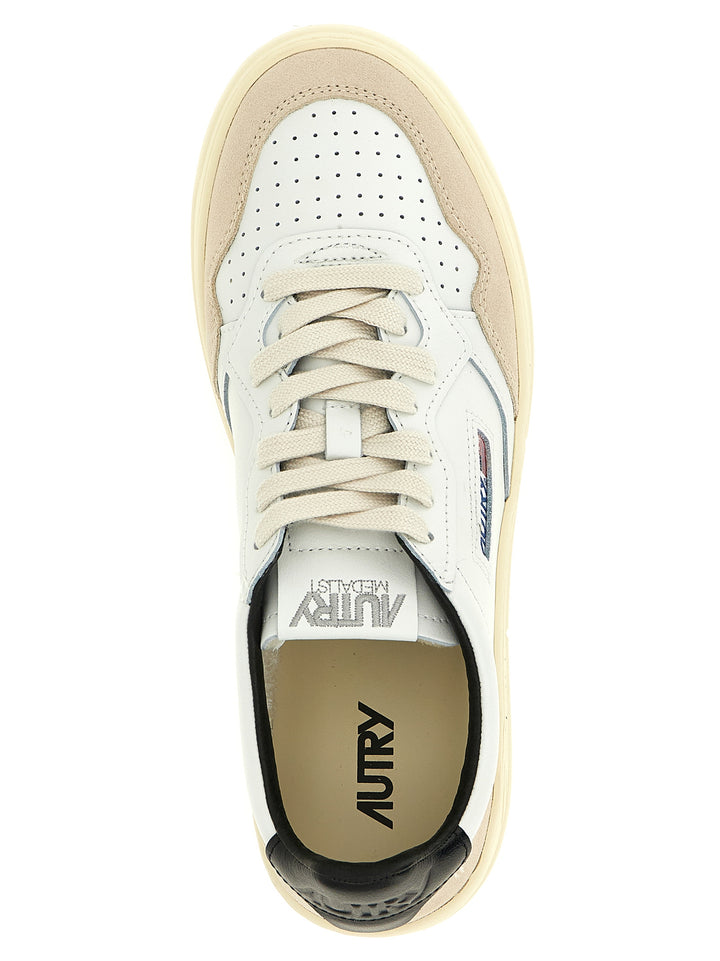 Autry Medalist Low Sneakers - Multicolor | 19e73b79c42f94ae026d1369323c841a150df683