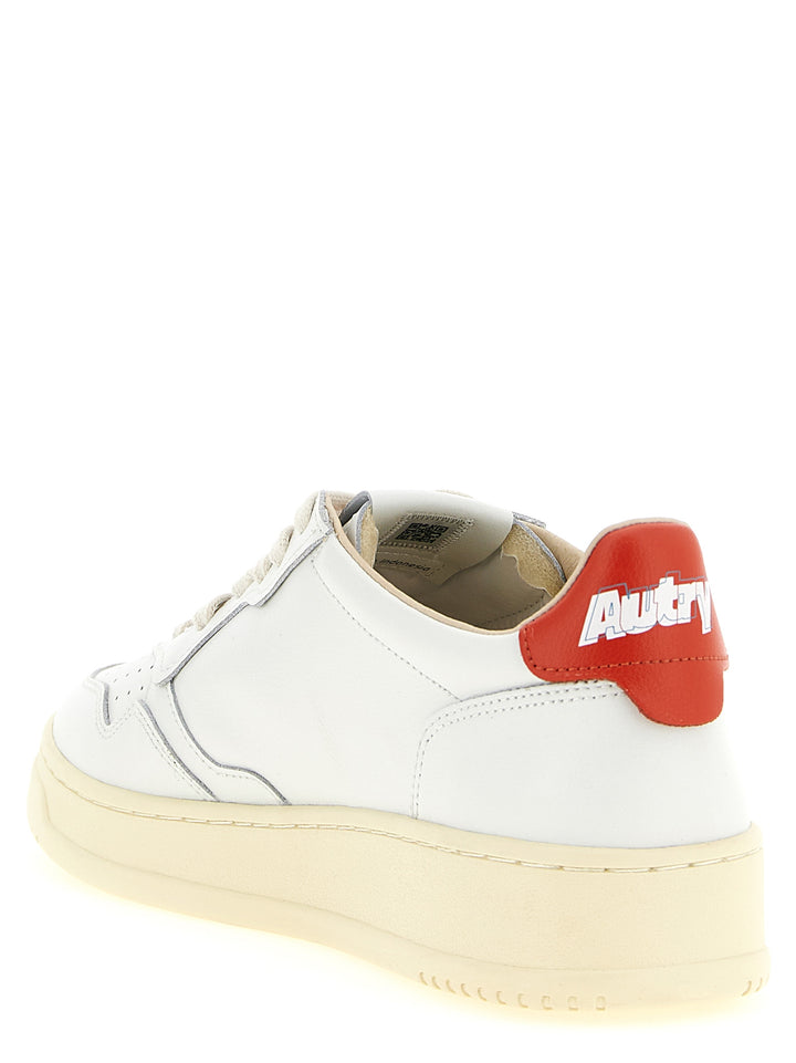 Autry Medalist Low Sneakers - Orange | d26517d00098414d77fdc8f1d5b5c1ad19c781f3