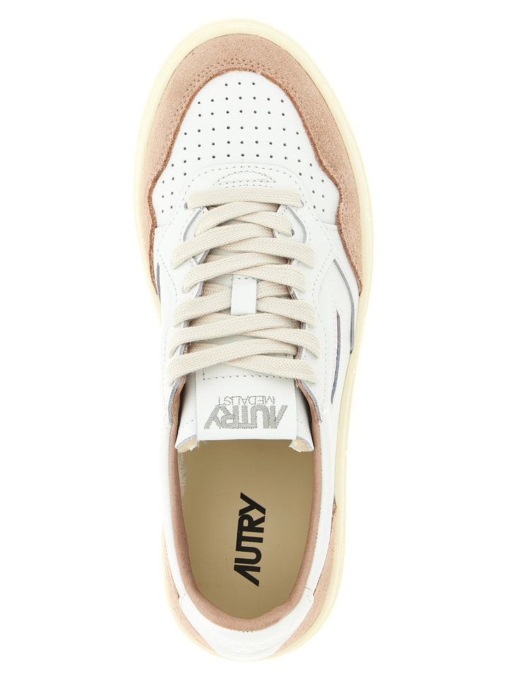 Autry Medalist Low Sneakers - Pink | 91a4b3026d208734357d7dc00dd3c2e0a6888bb7